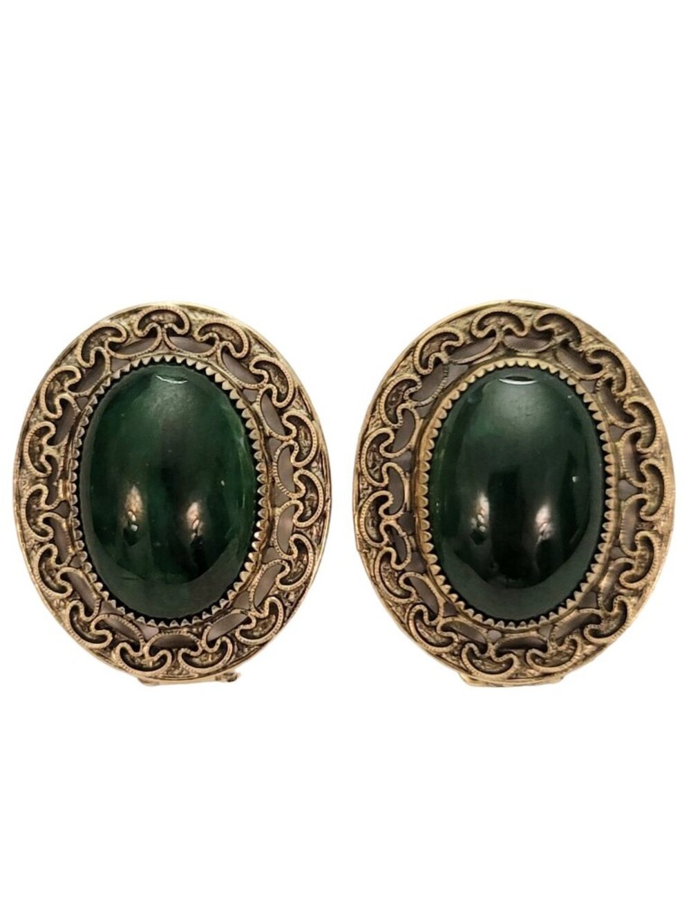 Whiting & Davis Co Gold Tone Filigree Oval Green Glass Cab Clip-On Earrings E150